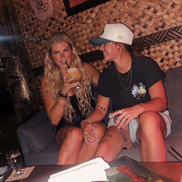 Meet your Posher, Taylor - Picture 1 of 1